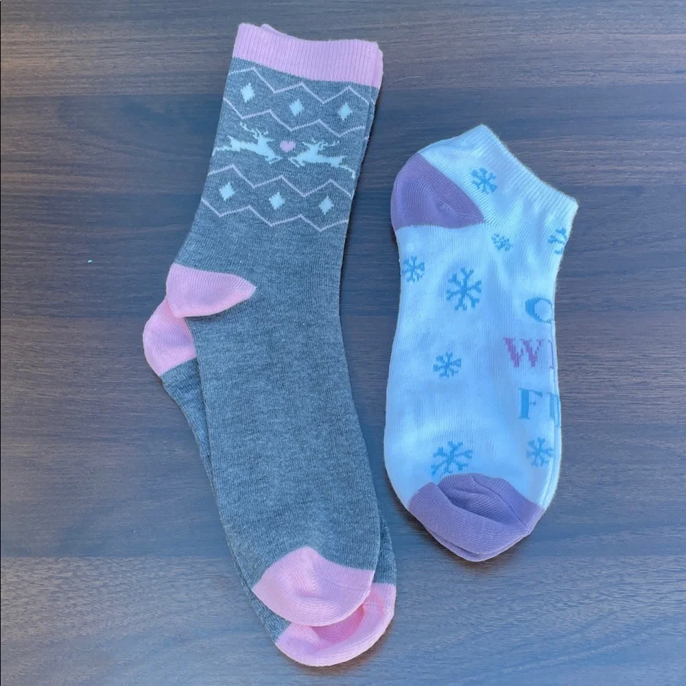 Christmas Socks, Gray & Pink Crew and White Ankle Sock Set, Sz 9-11, 2 pair